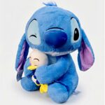 Stitch de Peluche Abrazando a Patito